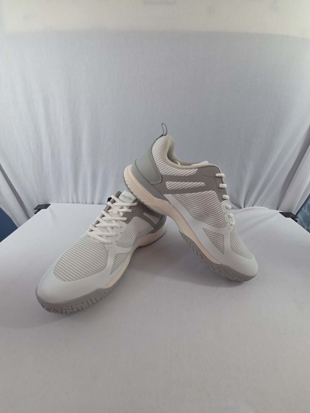 FitVille Men's Amadeus Court Tennis Shoes in White and Grey